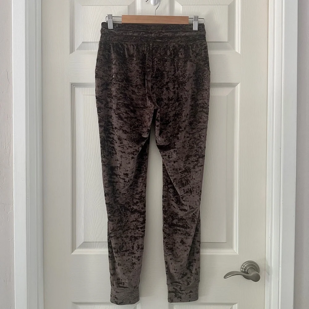 Lululemon Ready To Crush Velvet Jogger French Press Brown Size 6 *Flaw* - Picture 7 of 14